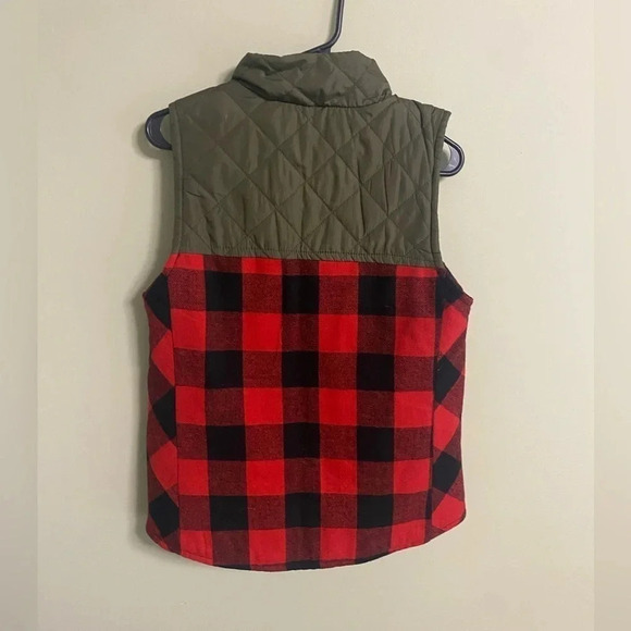 Maurices Size Medium Red Black Buffalo Check Flannel Vest Green Quilted Accent - Picture 2 of 6